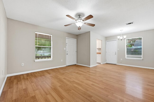 Photo - 310 Redwood Ave