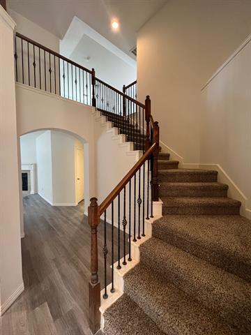 Photo - 2000 Meadow Park Dr