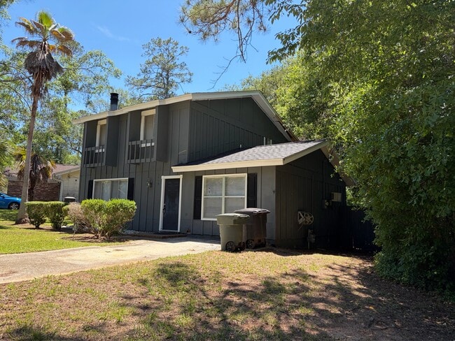 Building Photo - 1819 Salmon Dr