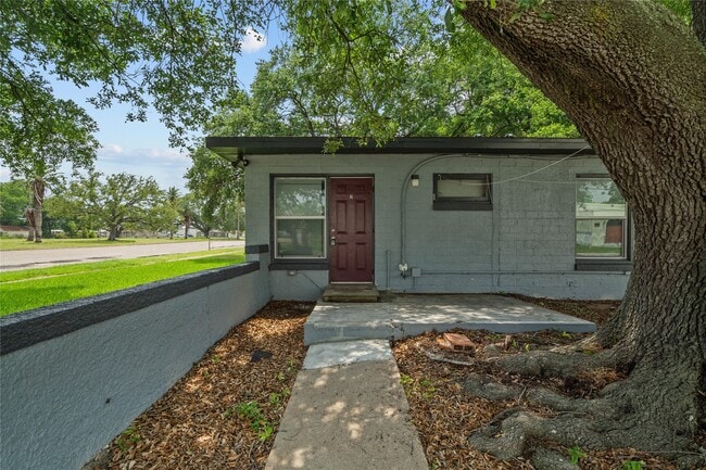 Building Photo - 802 3rd Ave N Unit 2 Rental