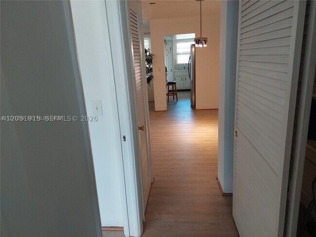 Photo - 180-112 15c Unit 15c