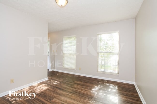 Photo - 1088 Heritage Trce