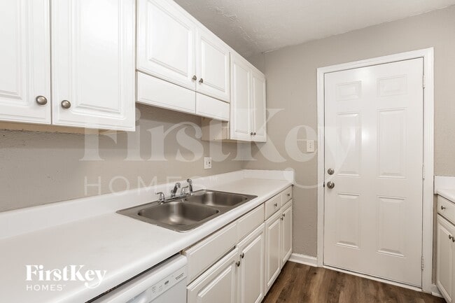 Photo - 1910 Brownsville Rd