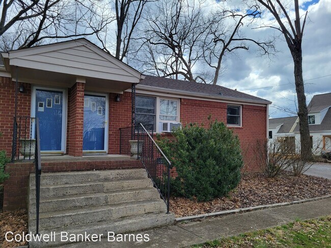 Photo - 2 br, 1 bath House - 132A 37th Ave. N