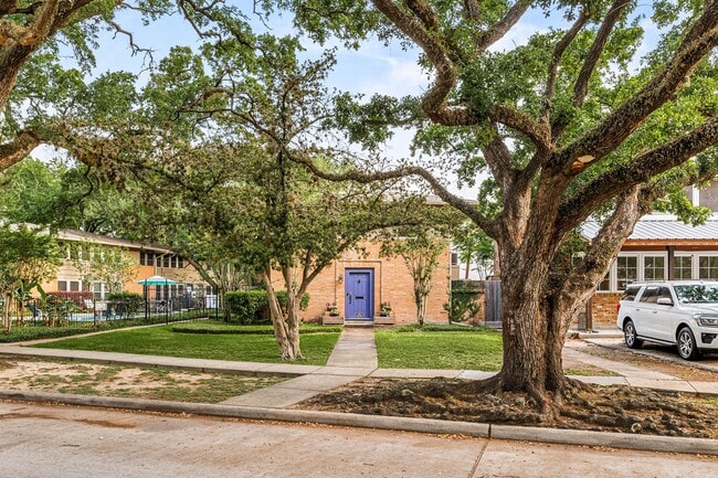 Photo - 4018 Blue Bonnet Blvd Unit A