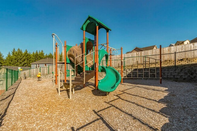 Photo - 855 NE Hill Way