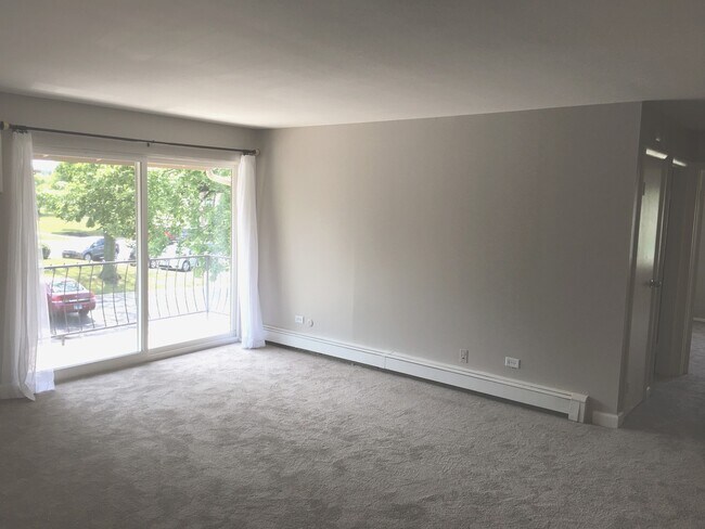 Photo - 9s120 Lake Dr Unit 15B-208