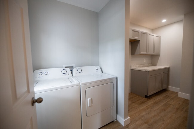 Photo - 214 Duffern Dr