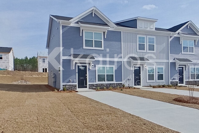 Photo - 2215 Banyon Cir