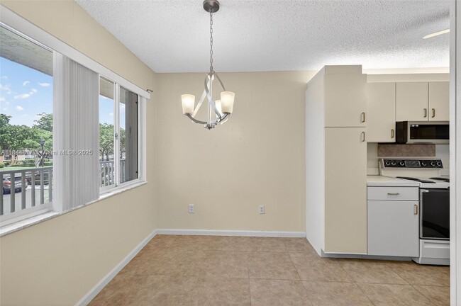Photo - 7214 S Devon Dr Unit 211