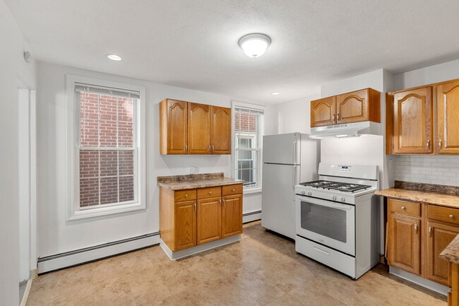 Photo - 54 H St