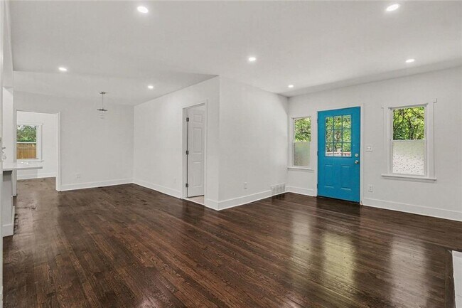 Photo - 1680 Fairbanks St SW