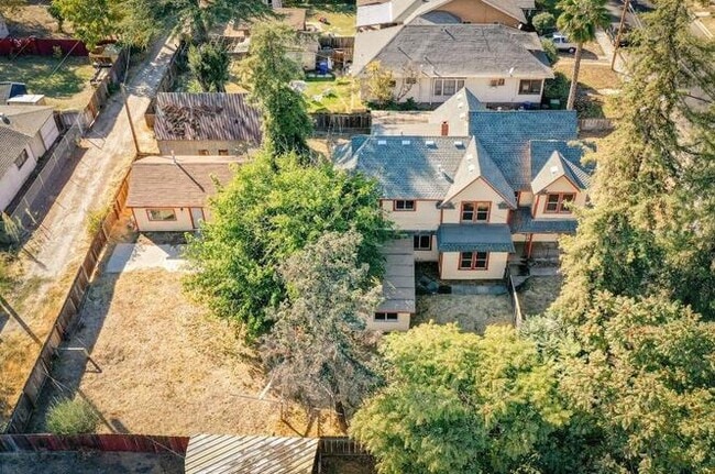 Photo - 312 W Main St