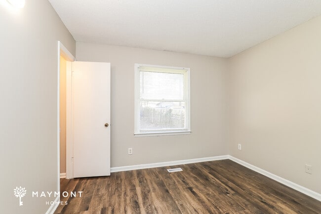 Photo - 4232 Romaine St