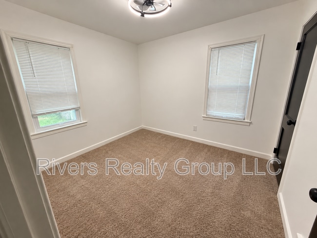 Photo - 18421 Shaftsbury Ave