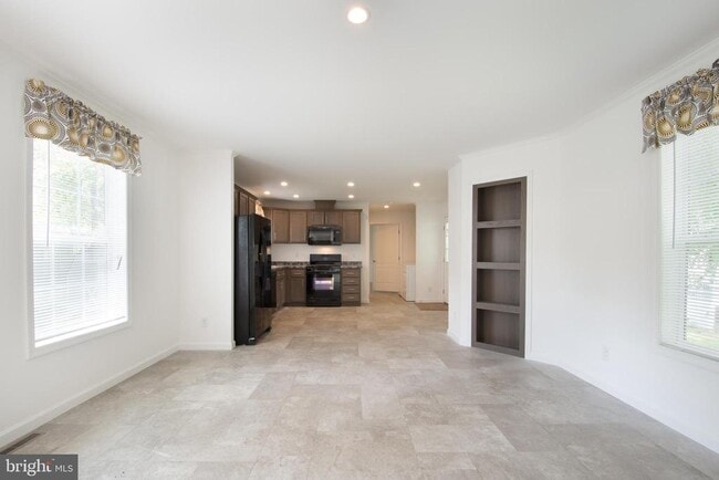 Building Photo - 80 Longbow Ln