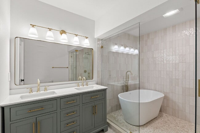 Photo - NEWLY RENOVATED Home For Rent in St Pete!