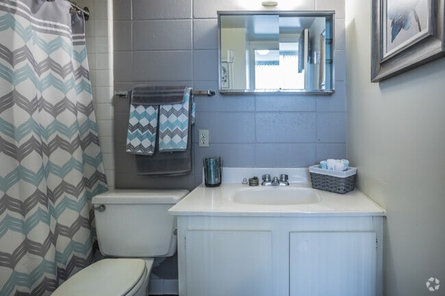 1 BR, 1 BA - High-Rise