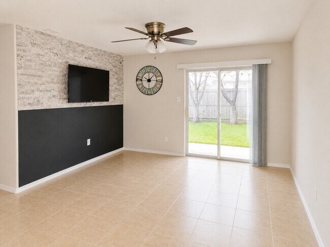 Photo - 1518 Perennial Ln