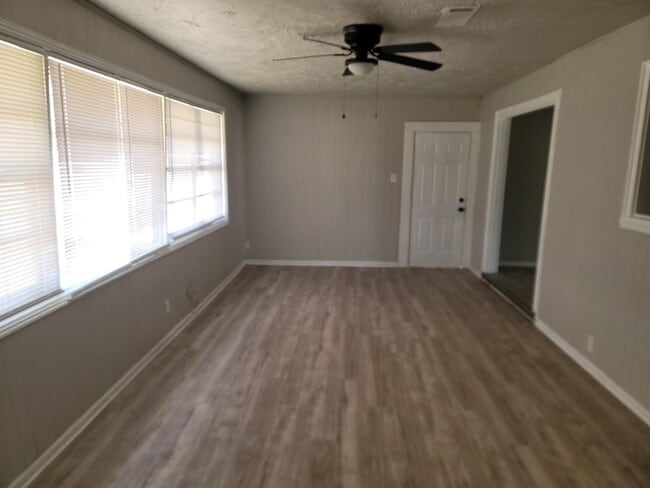 Photo - 5934 Ridgeway Dr