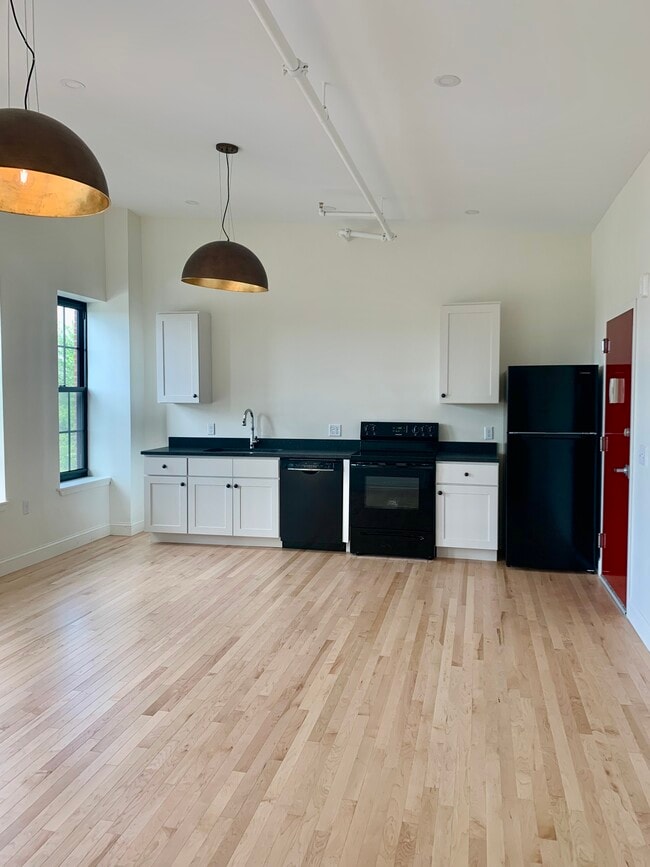 Photo - 146 Main St Unit 203