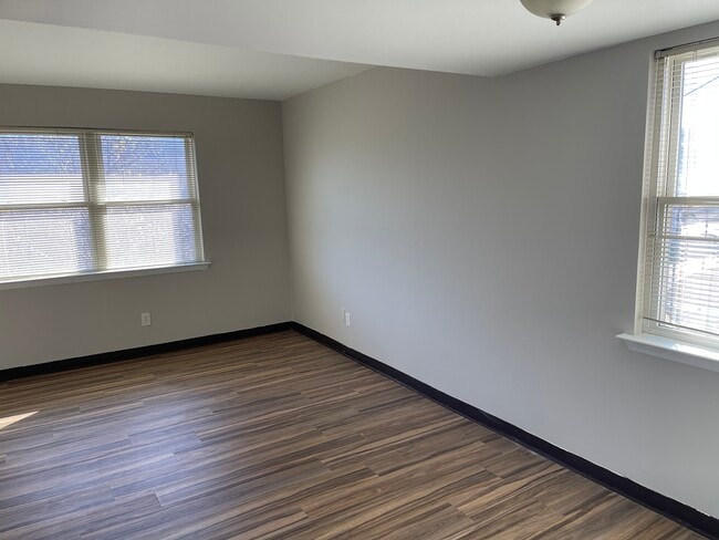 Photo - 1512 11th Ave N