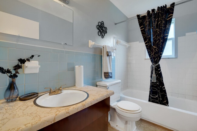 Photo - Colonial Park Townhomes