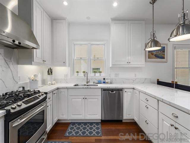 Photo - 722 F Ave