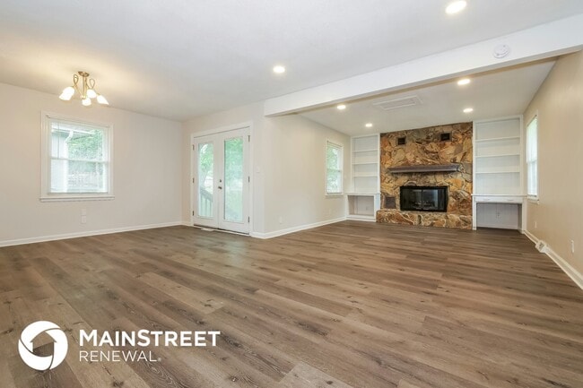 Photo - 506 NW Roanoke Dr