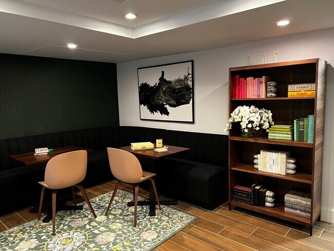 Photo - 110 Horatio St