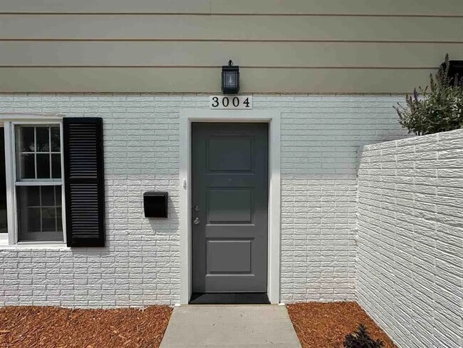 Photo - 3004-3006 Stanford Ave