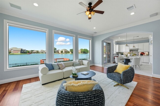 Building Photo - 5934 Stratford Gardens Dr