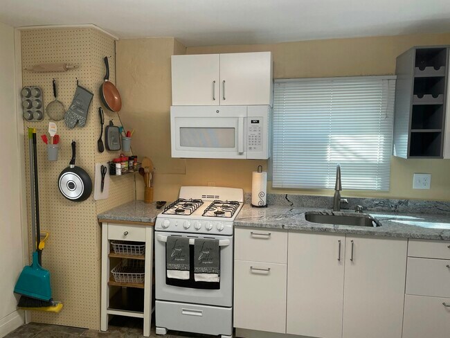 Photo - 624 Knox Ct Unit 1
