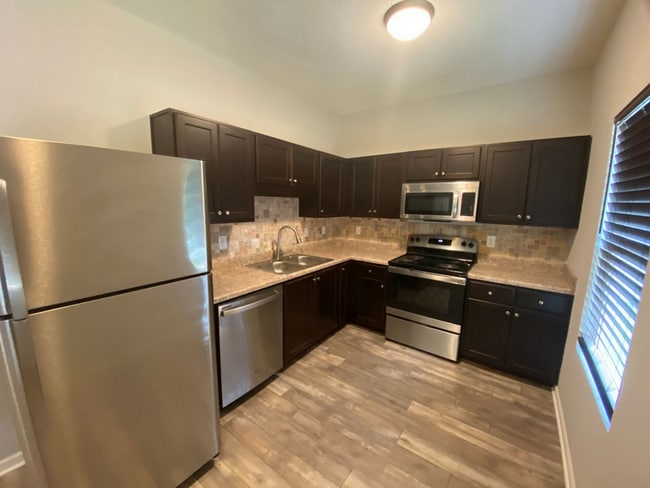 406 Shady Pk Cv