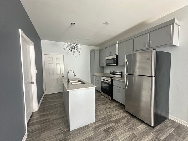 Building Photo - 3924 Las Vistas Ln Unit 6