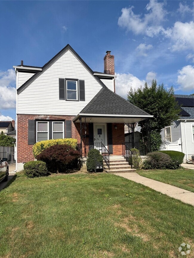 Building Photo - 84-36-84252 252nd St Rental