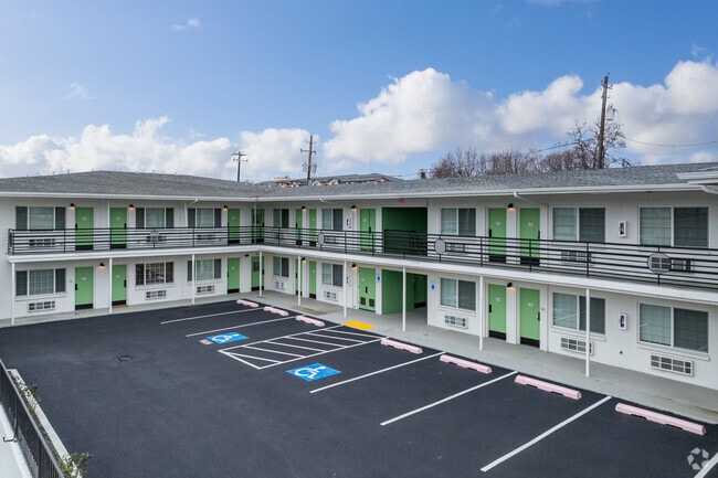 Building Photo - The Vintage