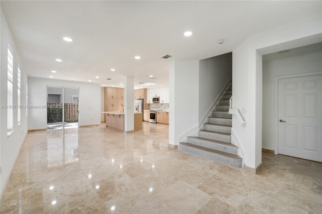 Photo - 7500 NW 107th Pl Casa Adosada