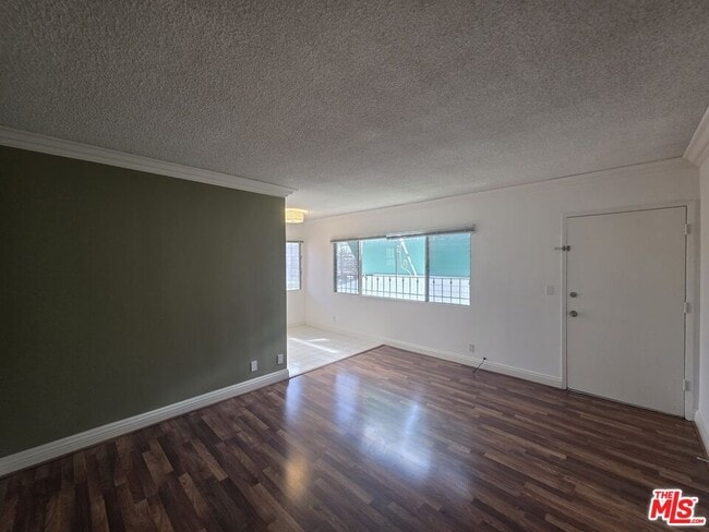 Photo - 1721 Armacost Ave Unidad 5