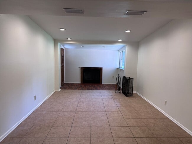 Photo - Island Charm on the North End – 5 Minutes to the Beach & Historic Downtown!