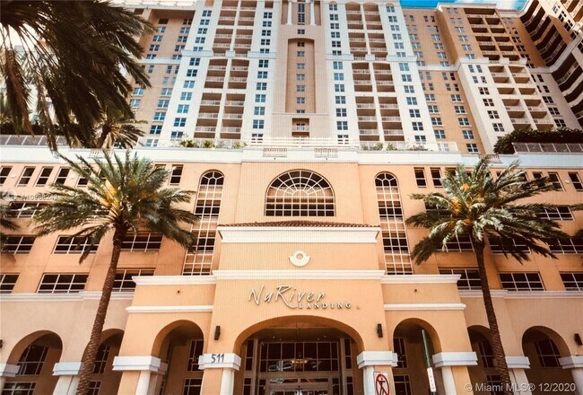 Photo - 511 SE 5th Ave Unit 1915