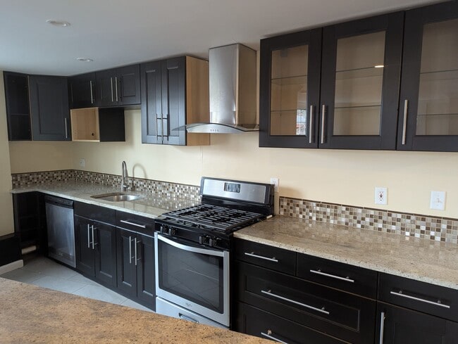 Building Photo - 75 Whitney Ave Unit 4