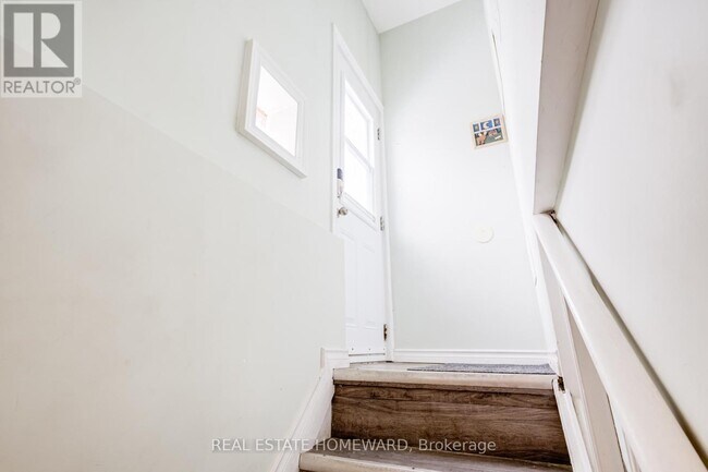 Photo - 113 Porchester Dr