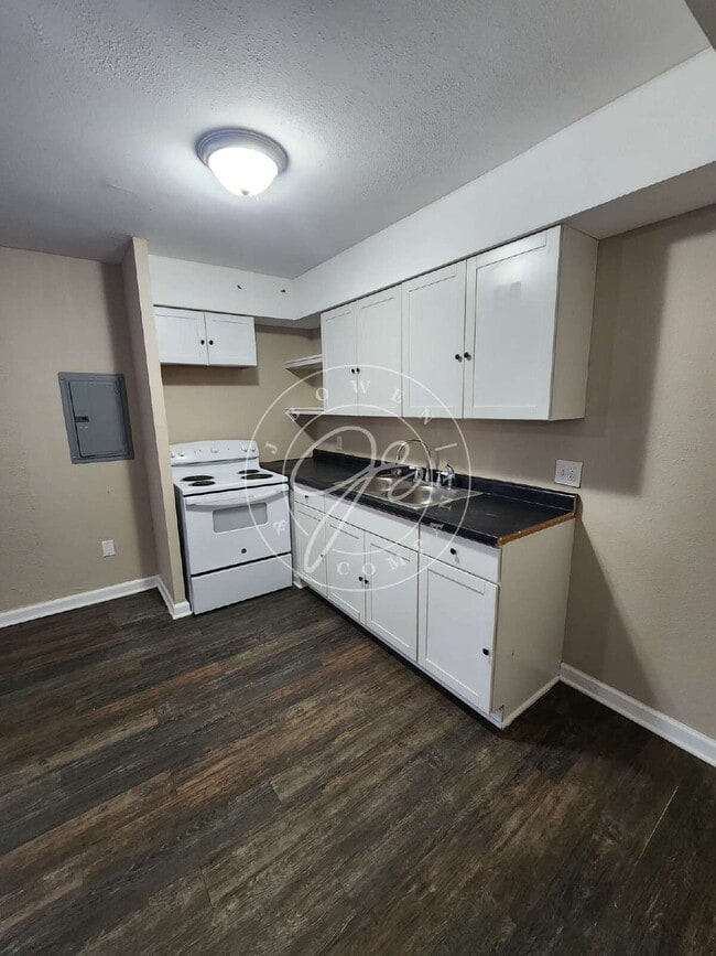 Photo - Updated 4-Bedroom Home with 1.5 Baths – Minutes from Oregon