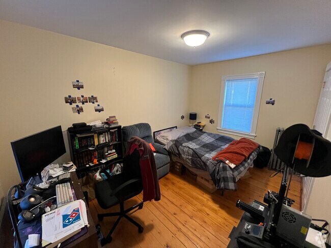 Building Photo - 6 White Street Pl Unit R Rental