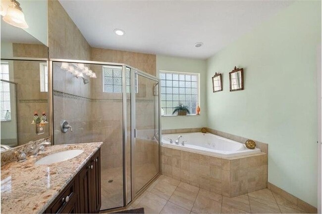 Photo - 2220 W Pineridge Ct