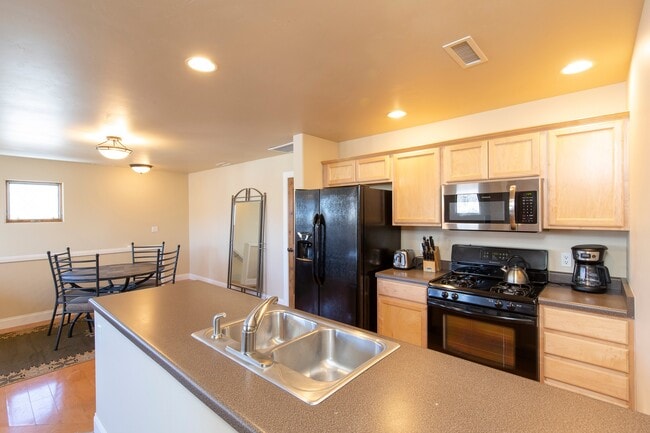 Photo - 627 N Bridge Dr