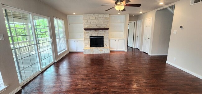 Photo - 1701 Brokenshoe Dr