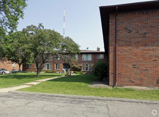 Country Court