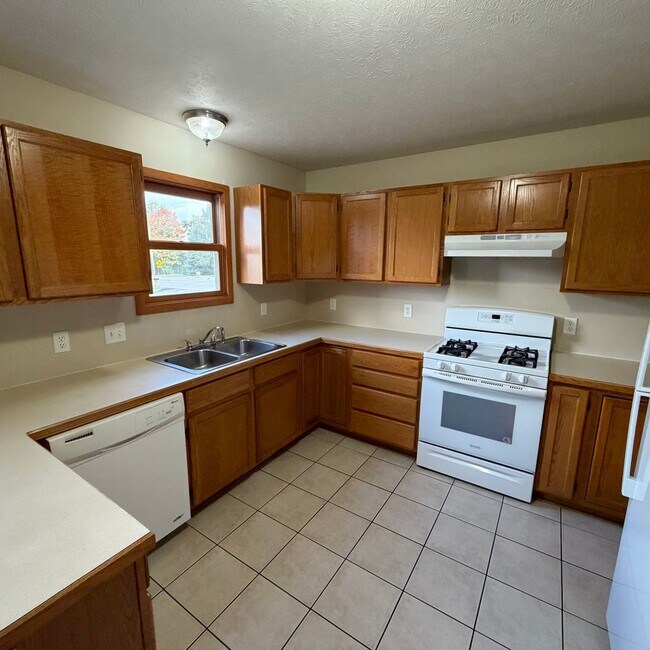 Photo - Large 3 bedroom duplex - move in ready!